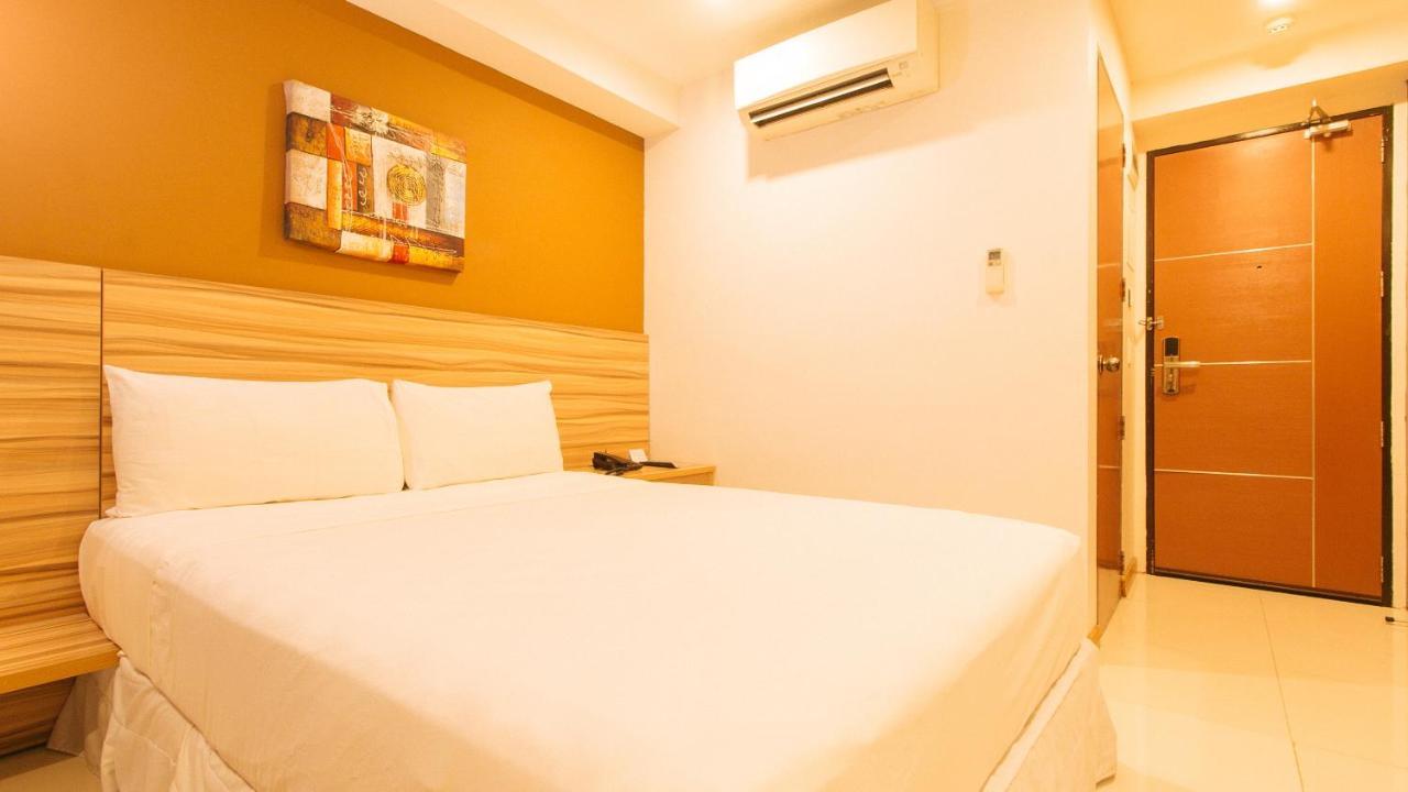 Guijo Suites Makati - Quarantine Hotel Makati City Bagian luar foto
