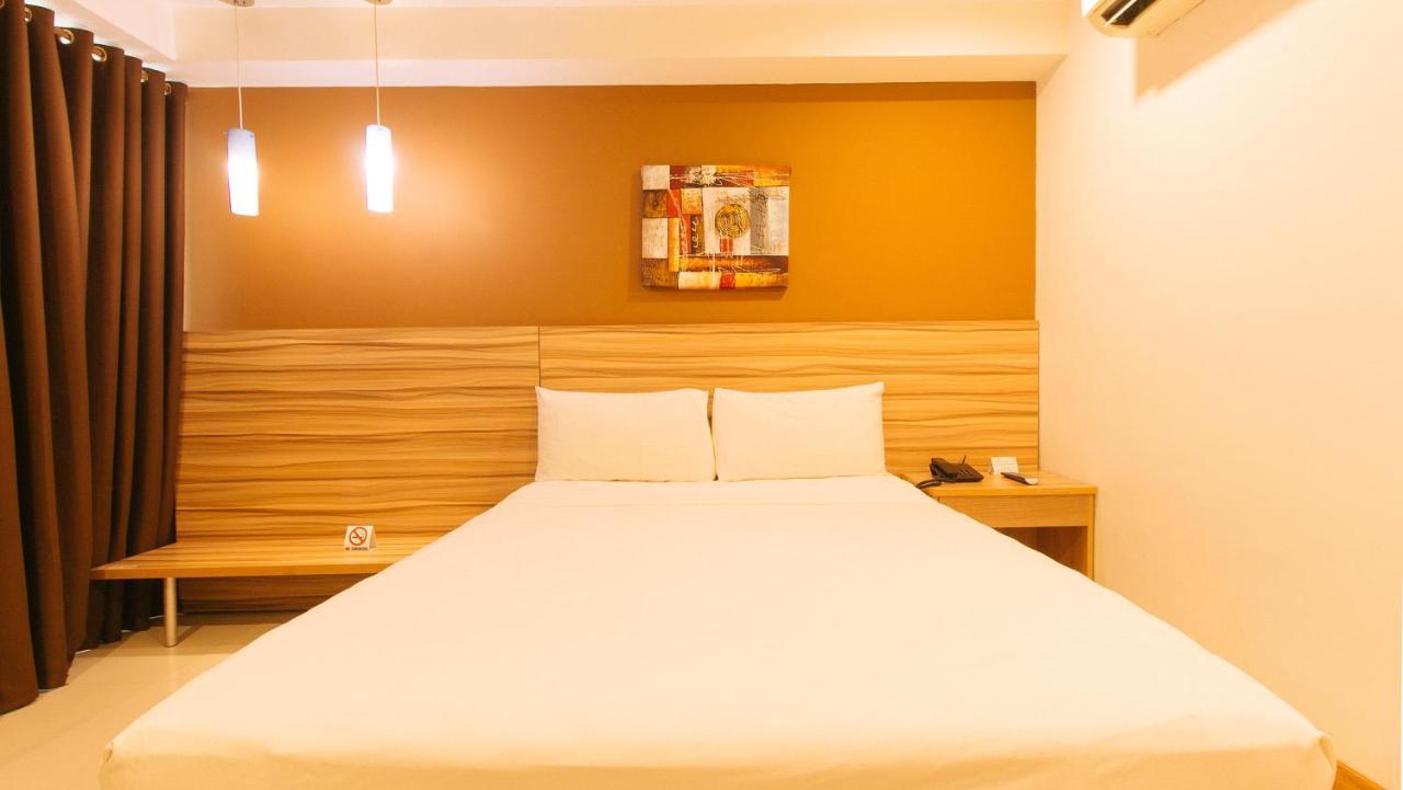 Guijo Suites Makati - Quarantine Hotel Makati City Bagian luar foto