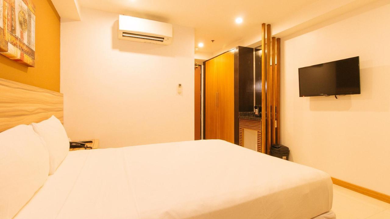 Guijo Suites Makati - Quarantine Hotel Makati City Bagian luar foto