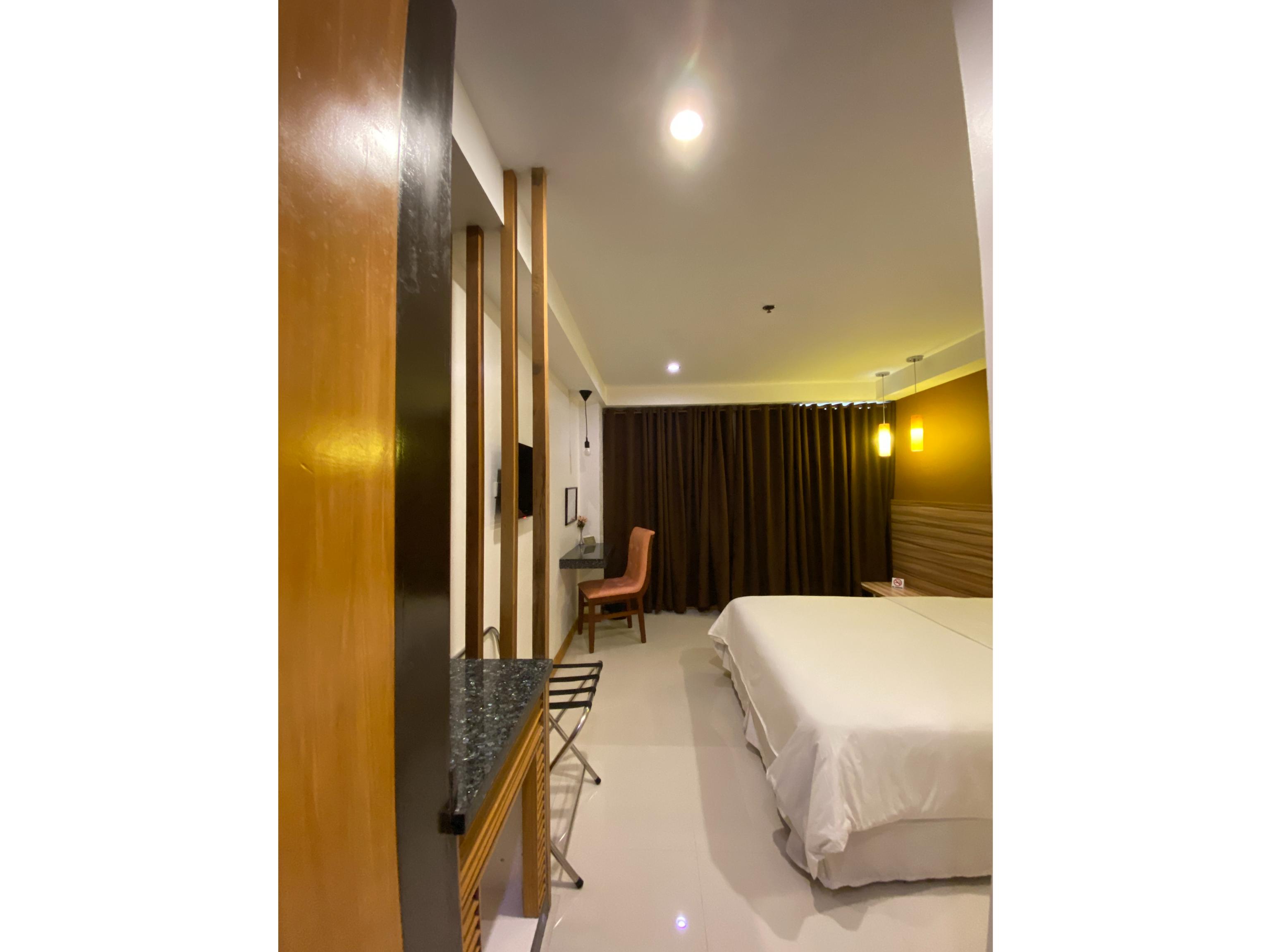 Guijo Suites Makati - Quarantine Hotel Makati City Bagian luar foto
